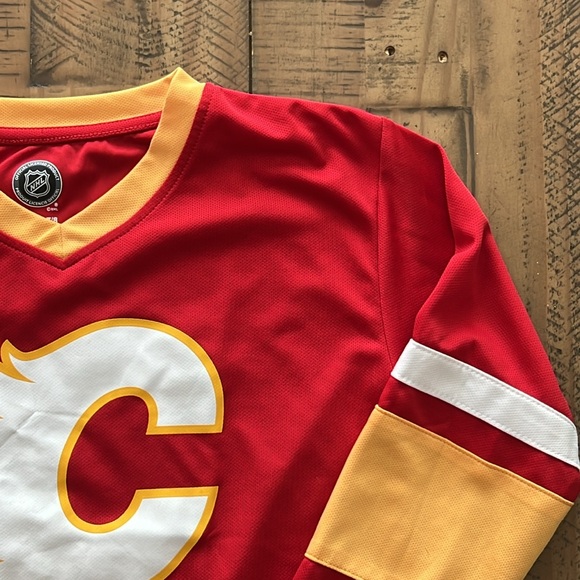 Calgary Flames Jersey - Youth Medium 7-8 - Picture 2 of 8